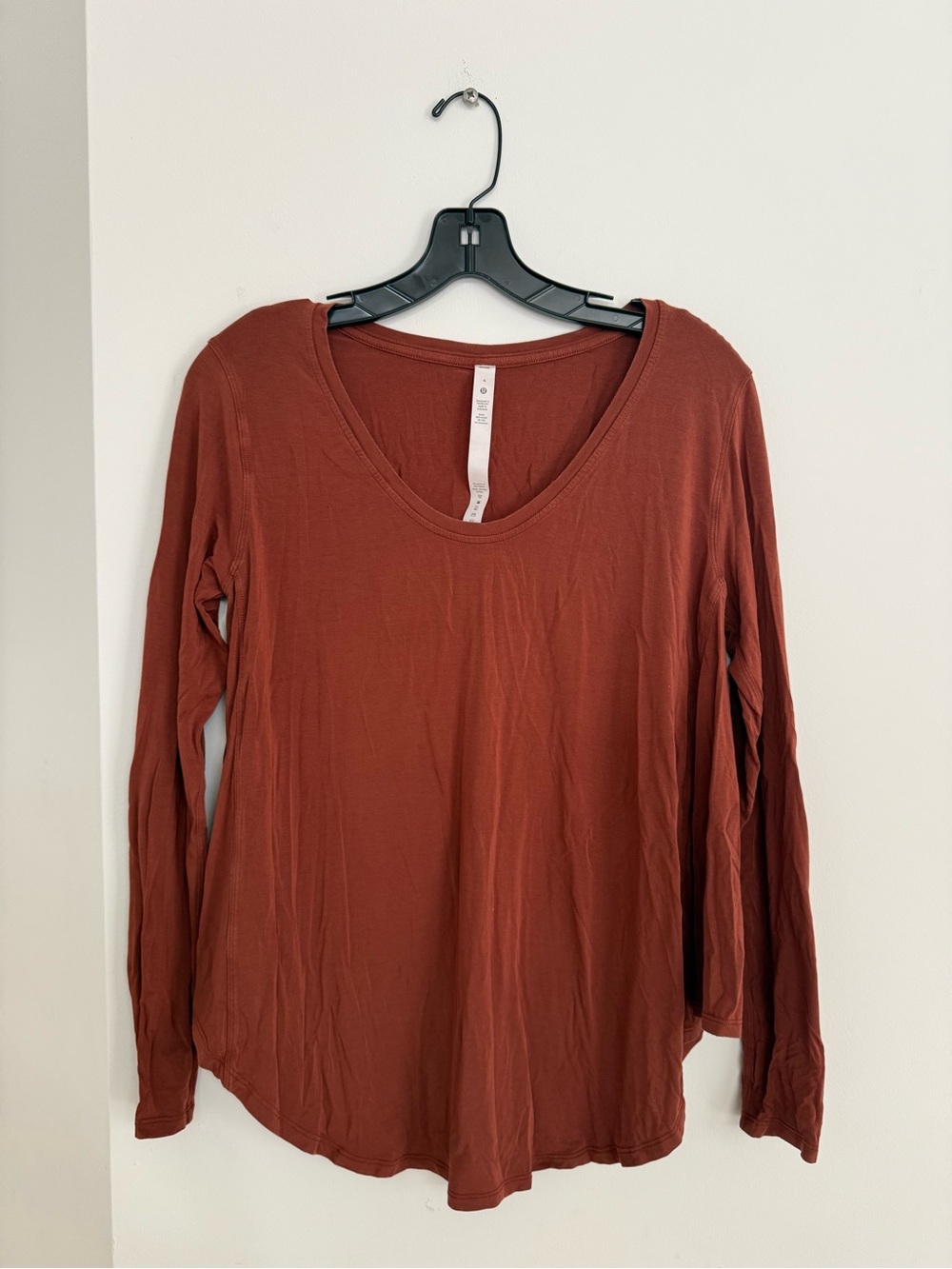lululemon athletica Women's Long Sleeve Scoop Top - Rust Brown
